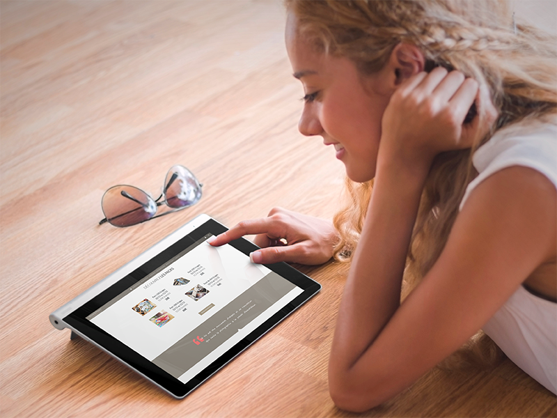 site e-commerce studio photo perret sur tablette